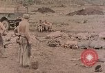 Standbild Beisetzung der gefallenen Marines Palau Inseln, 1944, aus Sekunde 15 historischem Filmmaterial Videoclip 65675022884
