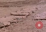 Standbild Beisetzung der gefallenen Marines Palau Inseln, 1944, aus Sekunde 31 historischem Filmmaterial Videoclip 65675022884