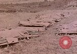 Standbild Beisetzung der gefallenen Marines Palau Inseln, 1944, aus Sekunde 33 historischem Filmmaterial Videoclip 65675022884
