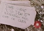 Standbild 11 US Marine Regiment Peleliu Palau Inseln, 1944, aus Sekunde 20 historischem Filmmaterial Videoclip 65675022893
