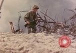 Standbild uns erste Marine Division Peleliu Palau Inseln, 1944, aus Sekunde 30 historischem Filmmaterial Videoclip 65675022901