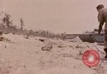 Standbild uns erste Marine Division Peleliu Palau Inseln, 1944, aus Sekunde 30 historischem Filmmaterial Videoclip 65675022902