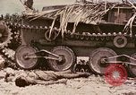 Standbild First Marine Division Peleliu Palau Inseln, 1944, aus Sekunde 31 historischem Filmmaterial Videoclip 65675022903