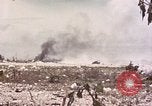 Standbild First Marine Division Peleliu Palau Inseln, 1944, aus Sekunde 36 historischem Filmmaterial Videoclip 65675022903