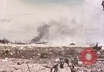 Standbild First Marine Division Peleliu Palau Inseln, 1944, aus Sekunde 41 historischem Filmmaterial Videoclip 65675022903