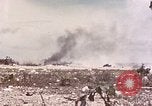 Standbild First Marine Division Peleliu Palau Inseln, 1944, aus Sekunde 43 historischem Filmmaterial Videoclip 65675022903
