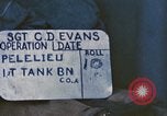 Standbild First Marine Division Peleliu Palau Inseln, 1944, aus Sekunde 6 historischem Filmmaterial Videoclip 65675022905