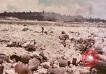 Standbild First Marine Division Peleliu Palau Inseln, 1944, aus Sekunde 8 historischem Filmmaterial Videoclip 65675022905