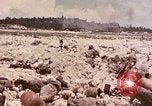 Standbild First Marine Division Peleliu Palau Inseln, 1944, aus Sekunde 9 historischem Filmmaterial Videoclip 65675022905