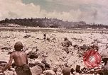 Standbild First Marine Division Peleliu Palau Inseln, 1944, aus Sekunde 16 historischem Filmmaterial Videoclip 65675022905