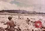 Standbild First Marine Division Peleliu Palau Inseln, 1944, aus Sekunde 21 historischem Filmmaterial Videoclip 65675022905