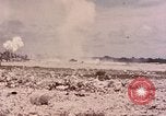 Standbild First Marine Division Peleliu Palau Inseln, 1944, aus Sekunde 24 historischem Filmmaterial Videoclip 65675022905