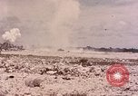 Standbild First Marine Division Peleliu Palau Inseln, 1944, aus Sekunde 25 historischem Filmmaterial Videoclip 65675022905