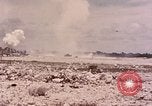 Standbild First Marine Division Peleliu Palau Inseln, 1944, aus Sekunde 26 historischem Filmmaterial Videoclip 65675022905