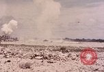 Standbild First Marine Division Peleliu Palau Inseln, 1944, aus Sekunde 28 historischem Filmmaterial Videoclip 65675022905