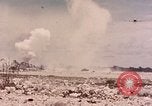 Standbild First Marine Division Peleliu Palau Inseln, 1944, aus Sekunde 34 historischem Filmmaterial Videoclip 65675022905