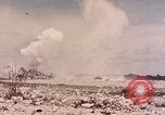 Standbild First Marine Division Peleliu Palau Inseln, 1944, aus Sekunde 36 historischem Filmmaterial Videoclip 65675022905