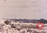 Standbild First Marine Division Peleliu Palau Inseln, 1944, aus Sekunde 40 historischem Filmmaterial Videoclip 65675022905