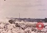 Standbild First Marine Division Peleliu Palau Inseln, 1944, aus Sekunde 41 historischem Filmmaterial Videoclip 65675022905