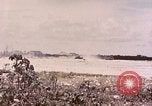Standbild First Marine Division Peleliu Palau Inseln, 1944, aus Sekunde 55 historischem Filmmaterial Videoclip 65675022905
