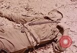 Standbild First Marine Division Peleliu Palau Inseln, 1944, aus Sekunde 61 historischem Filmmaterial Videoclip 65675022905
