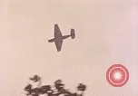Standbild TBF Avenger Flugzeuge Peleliu Palau Inseln, 1944, aus Sekunde 12 historischem Filmmaterial Videoclip 65675022906