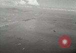 Standbild C-47 Skytrain Palau Insel Angaur, 1944, aus Sekunde 10 historischem Filmmaterial Videoclip 65675022920