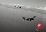 Standbild C-47 Skytrain Palau Insel Angaur, 1944, aus Sekunde 60 historischem Filmmaterial Videoclip 65675022921