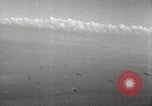 Standbild C-47 Skytrain Peleliu Palau Inseln, 1944, aus Sekunde 29 historischem Filmmaterial Videoclip 65675022923