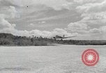 Standbild C-47 Skytrain New Guinea, 1944, aus Sekunde 10 historischem Filmmaterial Videoclip 65675022924