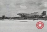 Standbild C-47 Skytrain New Guinea, 1944, aus Sekunde 13 historischem Filmmaterial Videoclip 65675022924