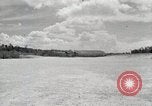 Standbild C-47 Skytrain New Guinea, 1944, aus Sekunde 24 historischem Filmmaterial Videoclip 65675022924