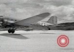 Standbild C-47 Skytrain New Guinea, 1944, aus Sekunde 28 historischem Filmmaterial Videoclip 65675022924