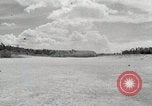 Standbild C-47 Skytrain New Guinea, 1944, aus Sekunde 35 historischem Filmmaterial Videoclip 65675022924