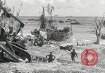 Standbild United States Marine Corps Peleliu Palau Inseln, 1944, aus Sekunde 13 historischem Filmmaterial Videoclip 65675022925