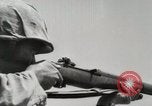 Standbild United States Marine Corps Peleliu Palau Inseln, 1944, aus Sekunde 41 historischem Filmmaterial Videoclip 65675022926