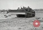 Standbild United States Marine Corps Peleliu Palau Inseln, 1944, aus Sekunde 55 historischem Filmmaterial Videoclip 65675022927
