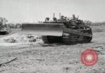 Standbild United States Marine Corps Peleliu Palau Inseln, 1944, aus Sekunde 56 historischem Filmmaterial Videoclip 65675022927