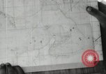 Standbild Lage Karte von Peleliu Peleliu Palau Inseln, 1944, aus Sekunde 18 historischem Filmmaterial Videoclip 65675022929