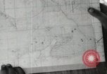 Standbild Lage Karte von Peleliu Peleliu Palau Inseln, 1944, aus Sekunde 20 historischem Filmmaterial Videoclip 65675022929