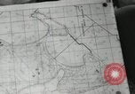 Standbild Lage Karte von Peleliu Peleliu Palau Inseln, 1944, aus Sekunde 26 historischem Filmmaterial Videoclip 65675022929