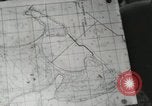 Standbild Lage Karte von Peleliu Peleliu Palau Inseln, 1944, aus Sekunde 31 historischem Filmmaterial Videoclip 65675022929