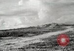Standbild United States Marine Corps Peleliu Palau Inseln, 1944, aus Sekunde 21 historischem Filmmaterial Videoclip 65675022932