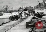 Standbild United States Marine Corps Peleliu Palau Inseln, 1944, aus Sekunde 29 historischem Filmmaterial Videoclip 65675022933