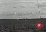 Standbild American Naval Task Force Peleliu Palau Inseln, 1944, aus Sekunde 3 historischem Filmmaterial Videoclip 65675022937