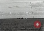 Standbild American Naval Task Force Peleliu Palau Inseln, 1944, aus Sekunde 5 historischem Filmmaterial Videoclip 65675022937