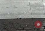 Standbild American Naval Task Force Peleliu Palau Inseln, 1944, aus Sekunde 6 historischem Filmmaterial Videoclip 65675022937