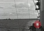 Standbild American Naval Task Force Peleliu Palau Inseln, 1944, aus Sekunde 11 historischem Filmmaterial Videoclip 65675022937