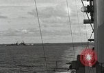 Standbild American Naval Task Force Peleliu Palau Inseln, 1944, aus Sekunde 12 historischem Filmmaterial Videoclip 65675022937