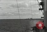 Standbild American Naval Task Force Peleliu Palau Inseln, 1944, aus Sekunde 17 historischem Filmmaterial Videoclip 65675022937